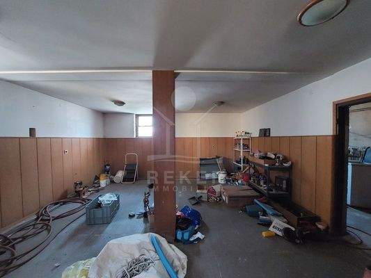 Viel Abstellraum findet sich im Keller