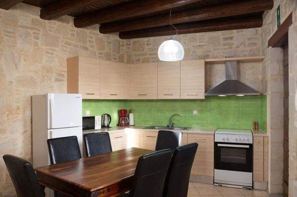 Kreta, Armeni bei Chania: Traditionelles Steinhaus mit privatem Pool zu verkaufen