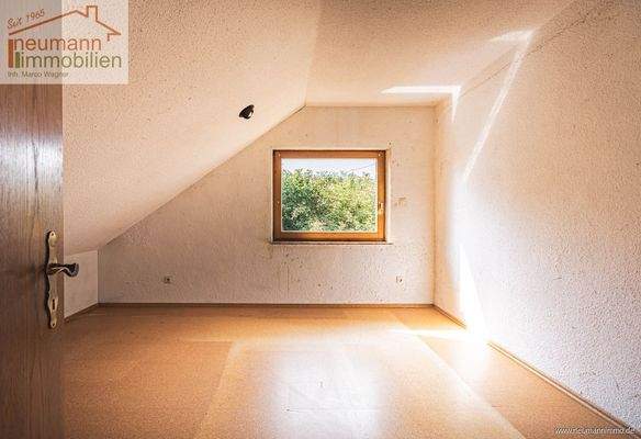 Schlafzimmer Links 1. OG