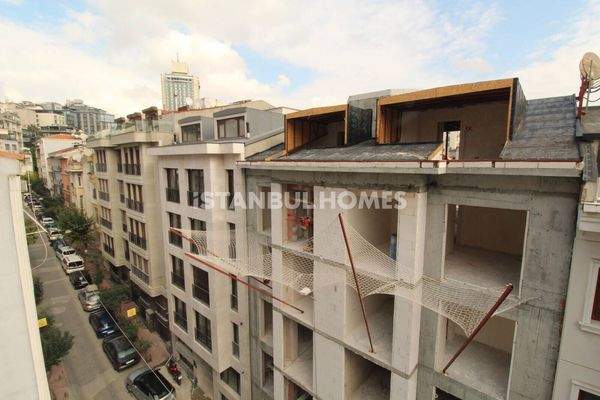 Duplex 4-Bedroom Flat 350 m off Sea in İstanbul Beyoğlu