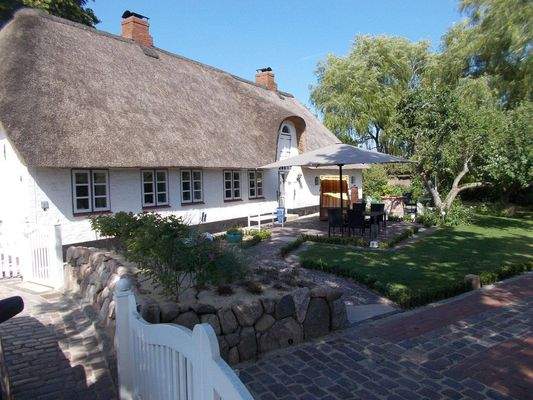 Pkw-Stellplatz, Weg zum Haus