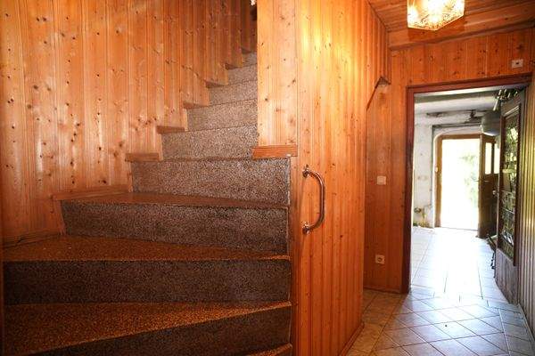 19 Treppe Flur EG.JPG