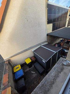 Hof über Toreingang.jpg