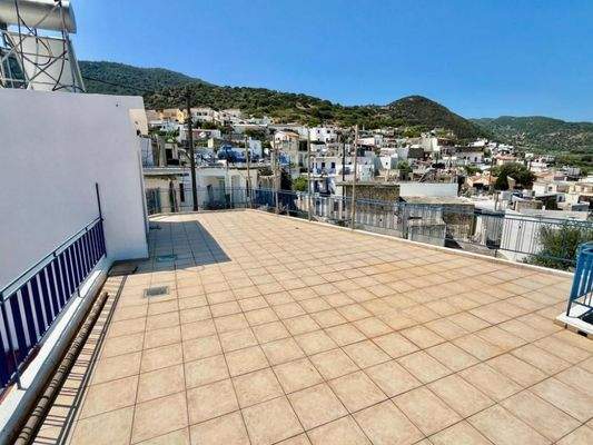 Kreta, Kalo Chorio: 2-Apartment-Anwesen mit geräumiger Dachterrasse zu verkaufen