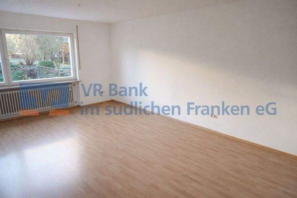 Wohnzimmer mit Blick in den Garten