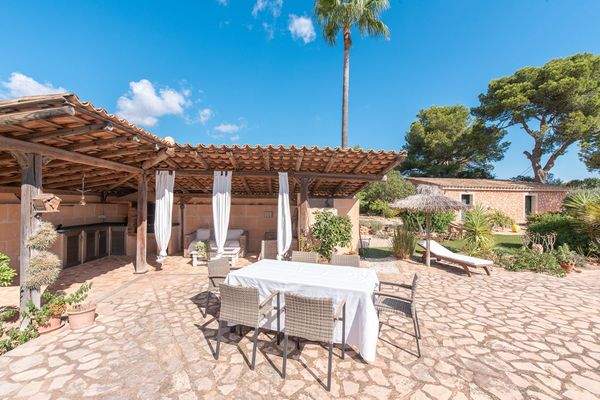 Außenküche und Lounge 