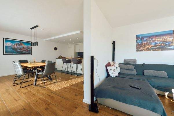 Wohn- / Essbereich mit Küche 