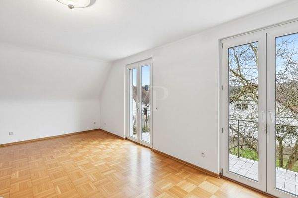 Zimmer 1 im Dachgeschoss mit Balkon