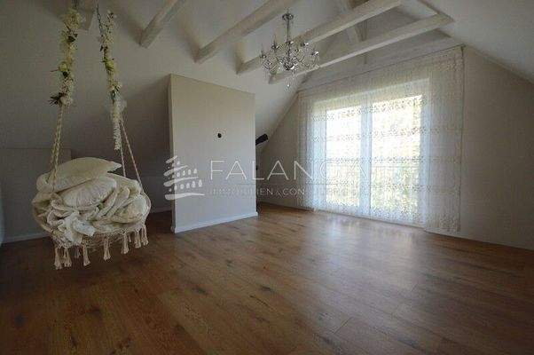 Helles Schlafzimmer DG