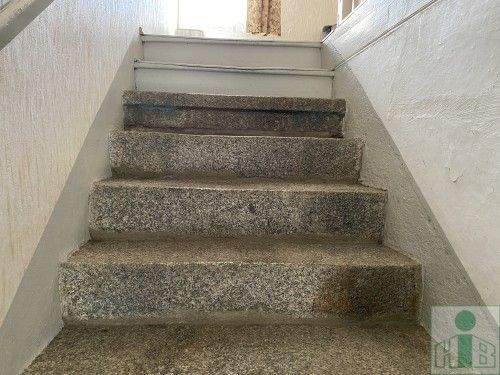 Treppenaufgang rechter Hausteil