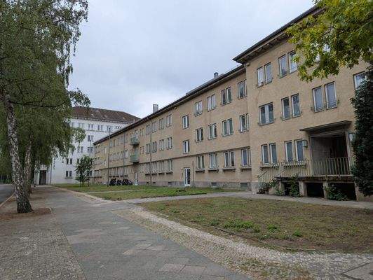 Blick auf das Mehrfamilienhaus.jpg