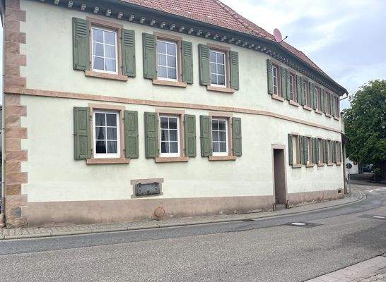 Gebäude Straßenansicht