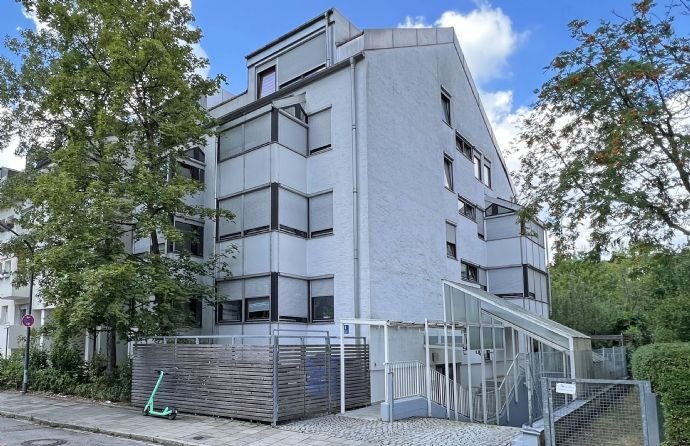 Top Lage in München Giesing. Ruhiges und helles Apartment mit eigenem Gartenanteil + Erker