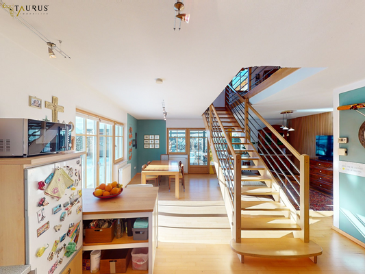 Blick von der Küche zum Essbereich