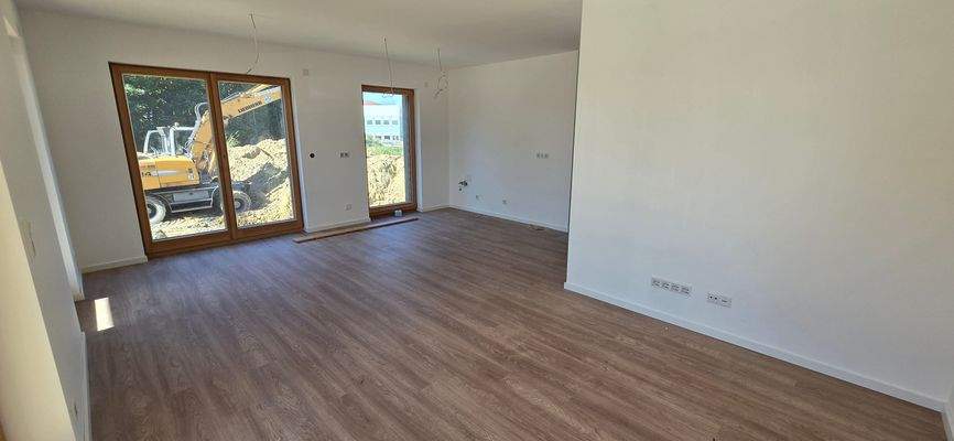 Wohnbereich mit Blick Küche.jpg