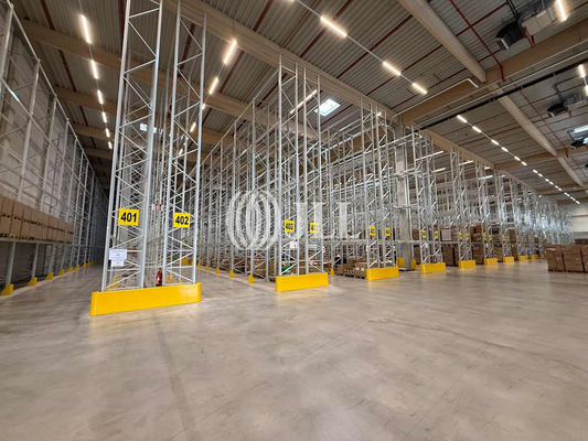 Halle Innenansicht -JLL