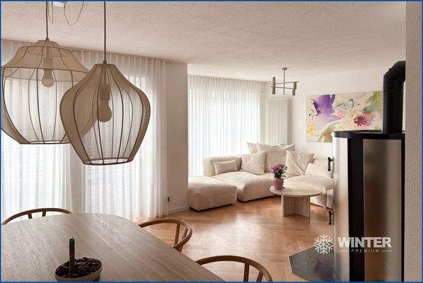 Essbereich Blick ins Wohnzimmer