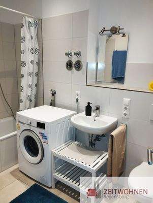  Wannenbad mit Waschmaschine