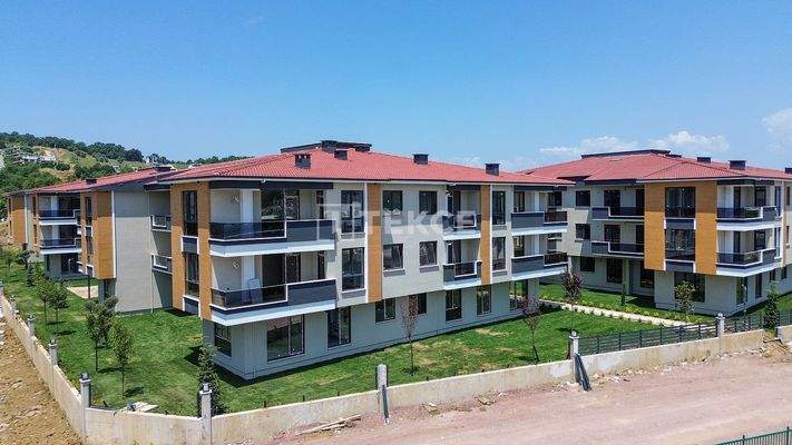 Flats for Sale in a Secure Complex with a Pool in Yalova