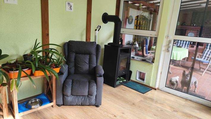 EG - Wintergarten mit Kaminofen