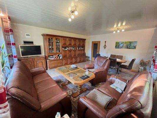 Bungalow_Wohnzi mit Essbereich (1)