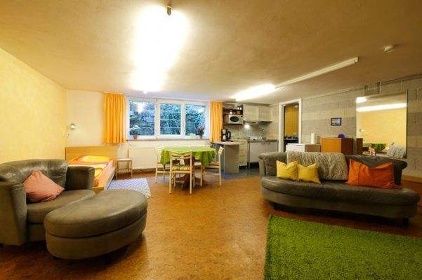 146 P Tisch (1 von 1)