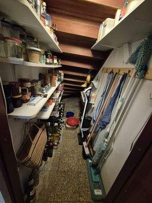 Abstellraum unter der Treppe