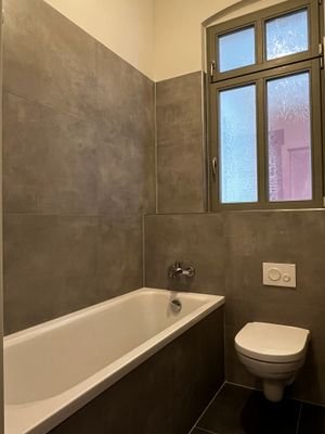 Bad-Badewanne.jpg