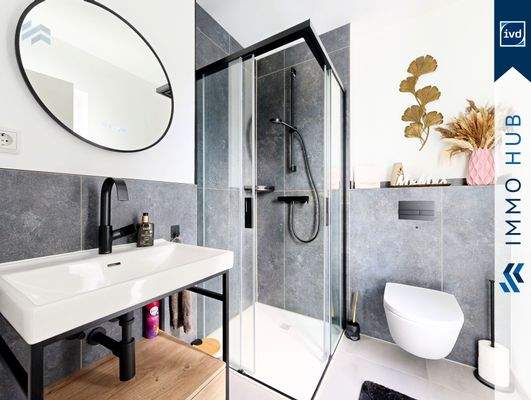 Gäste-WC mit Dusche