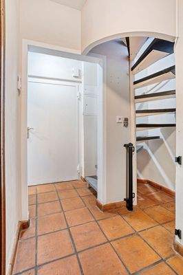 Haus_28_Treppenaufgang_OG