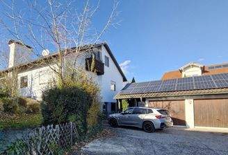 Ansicht Doppelgarage mit PV Anlage