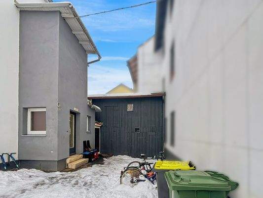 weitere Abstellfläche