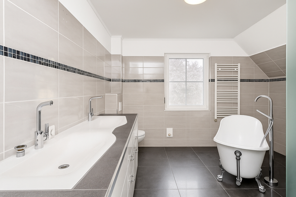 Badezimmer im Obergeschoss