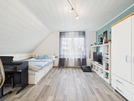 Schlafzimmer 2 DG