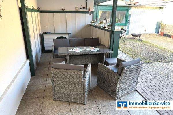 überdachte Terrasse