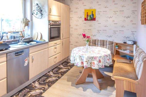 Küche mit Essplatz Ansicht 1