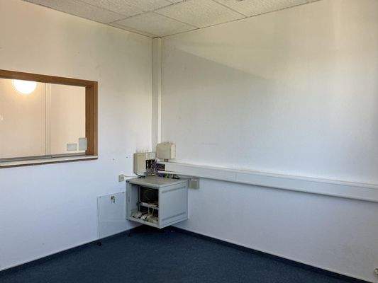 Raum 3, dort auch Serveranschluss