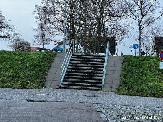Treppe über den Deich (1)