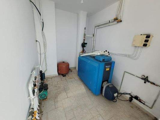 Kreta, Argouli: Zweistöckiges Haus mit Keller zu verkaufen