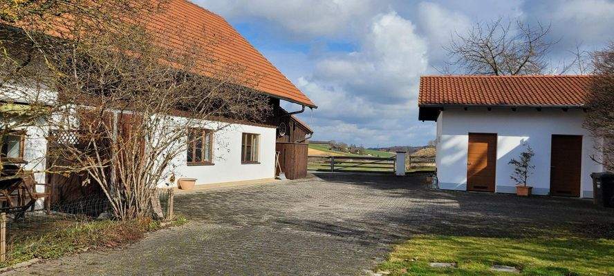 Werkstatt und Nebengebäude