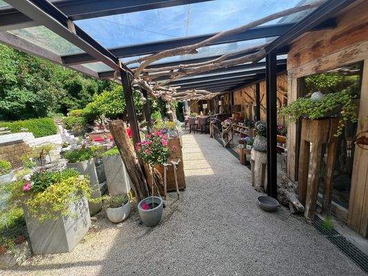 seitlicher Blick überdachte Terrasse