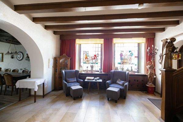 Altbau Rezeptionsbereich.jpg