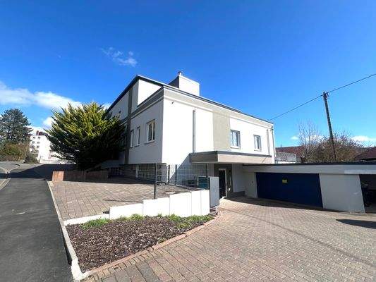 Seitenansicht KFZ-Stellplätze