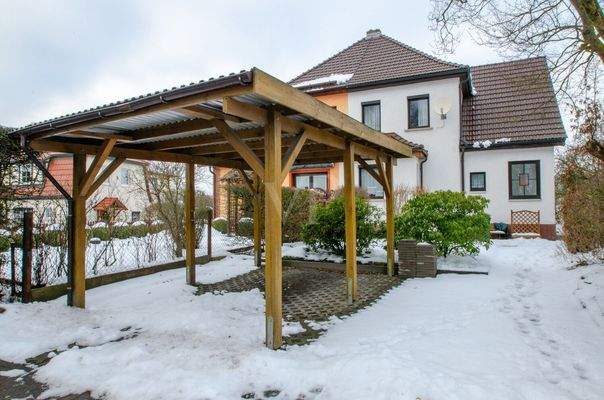 Ansicht Foot mit Carport