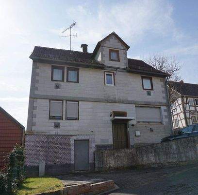 Straßenansicht vom Haus.JPG