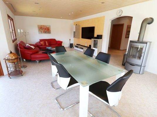 Wohn-, bzw. Esszimmer