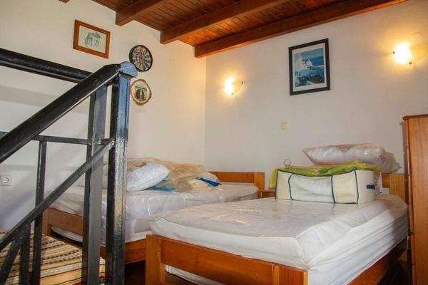 Kreta, Maleme: Traditionelles kretisches Haus zu verkaufen, nur wenige Schritte vom Strand entfernt