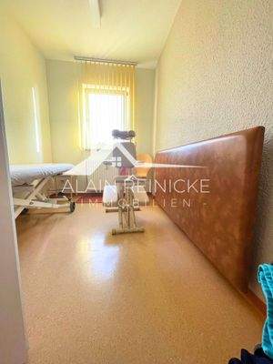 Behandlungsraum im EG