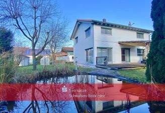 Ansicht Süd-West und Teich