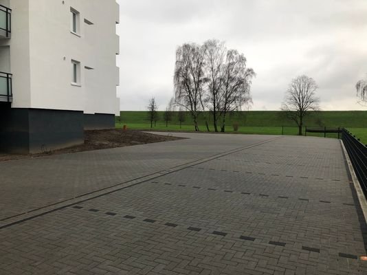 Stellplätze seitlich
